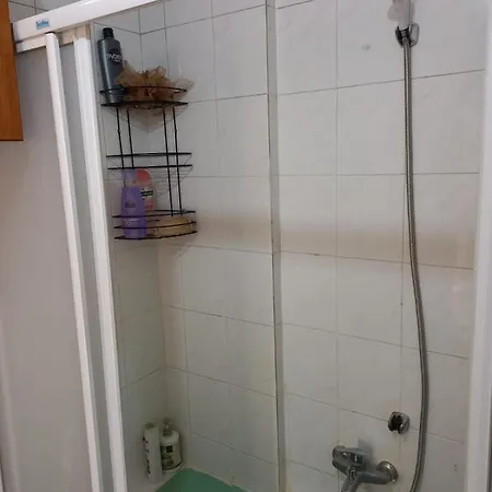 No :1 Double Bedroom At International Shared & Bathrooms Shared & Kozyatagi-kadikoy