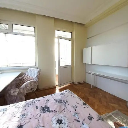 No :1 Double Bedroom At International Shared & Bathrooms Shared & Kozyatagi-kadikoy Κωνσταντινούπολη