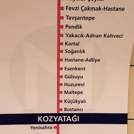 No :1 Double Bedroom At International Shared & Bathrooms Shared & Kozyatagi-kadikoy Δωμάτια σε οικογενειακή κατοικία *