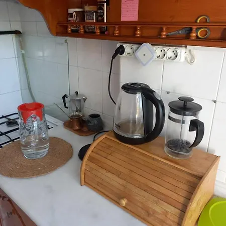Δωμάτια σε οικογενειακή κατοικία No :1 Double Bedroom At International Shared & Bathrooms Shared & Kozyatagi-kadikoy
