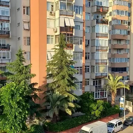 No :1 Double Bedroom At International Shared & Bathrooms Shared & Kozyatagi-kadikoy Δωμάτια σε οικογενειακή κατοικία Κωνσταντινούπολη
