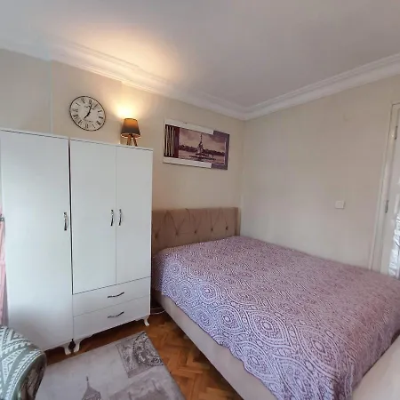 No :1 Double Bedroom At International Shared & Bathrooms Shared & Kozyatagi-kadikoy