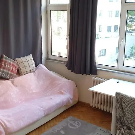 No :1 Double Bedroom At International Shared & Bathrooms Shared & Kozyatagi-kadikoy